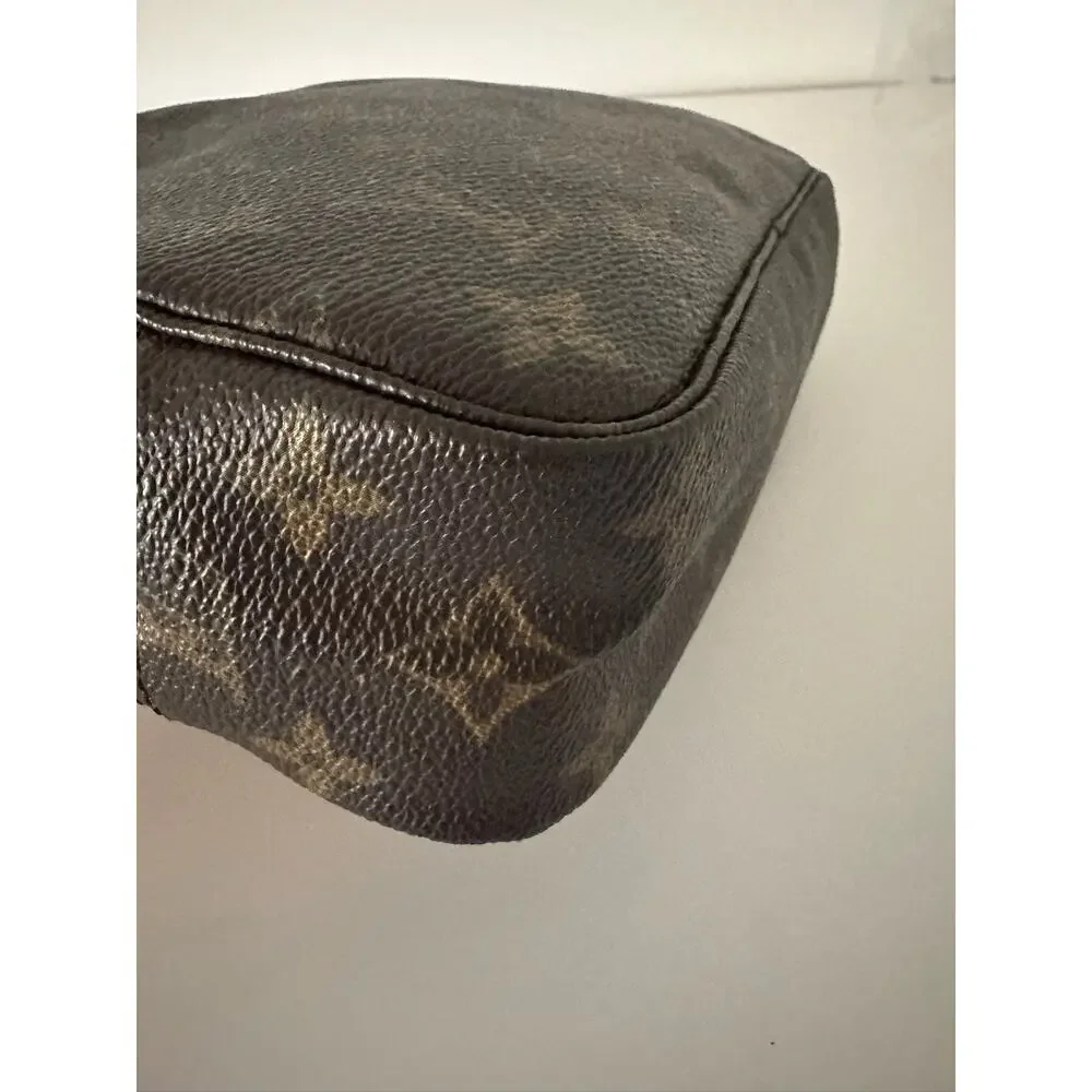 Louis Vuitton Monogram Toiletry Pouch - Picture 14 of 14
